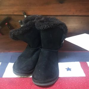 Ugg like boots kids size 3